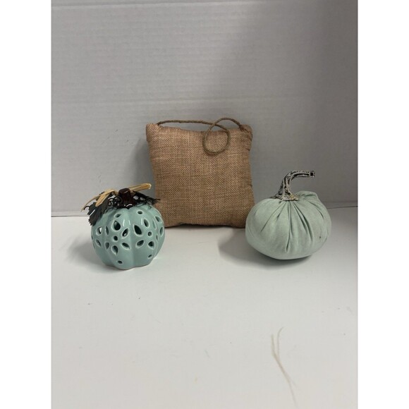 Thanksgiving 3 Piece Lot Pumpkins - Picture 2 of 6